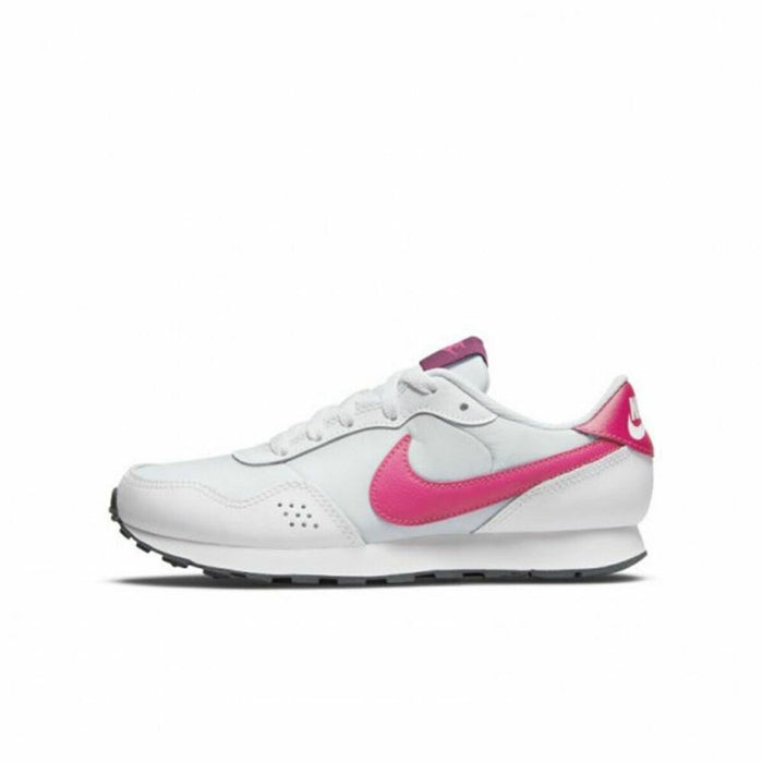 Pantofi sport pentru femei Nike MD Valiant Alb