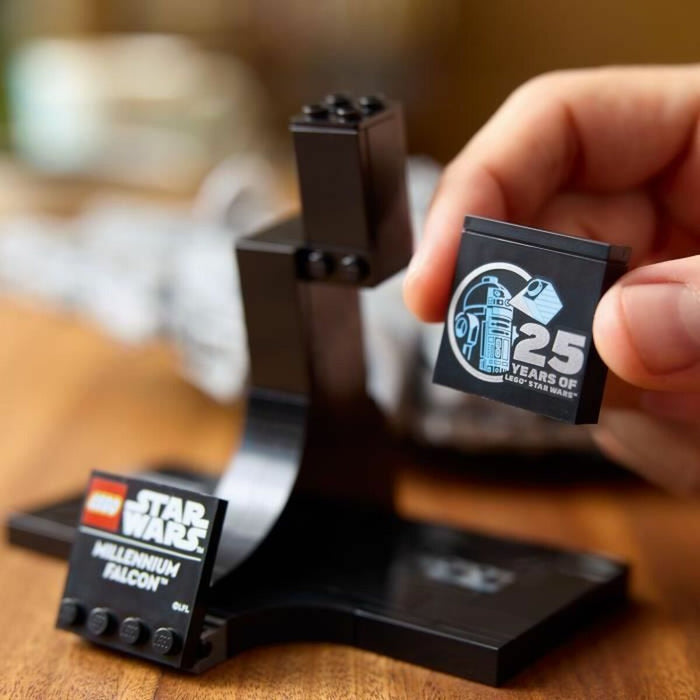 Set de Construcție Lego Millenium Falcon Stars Wars