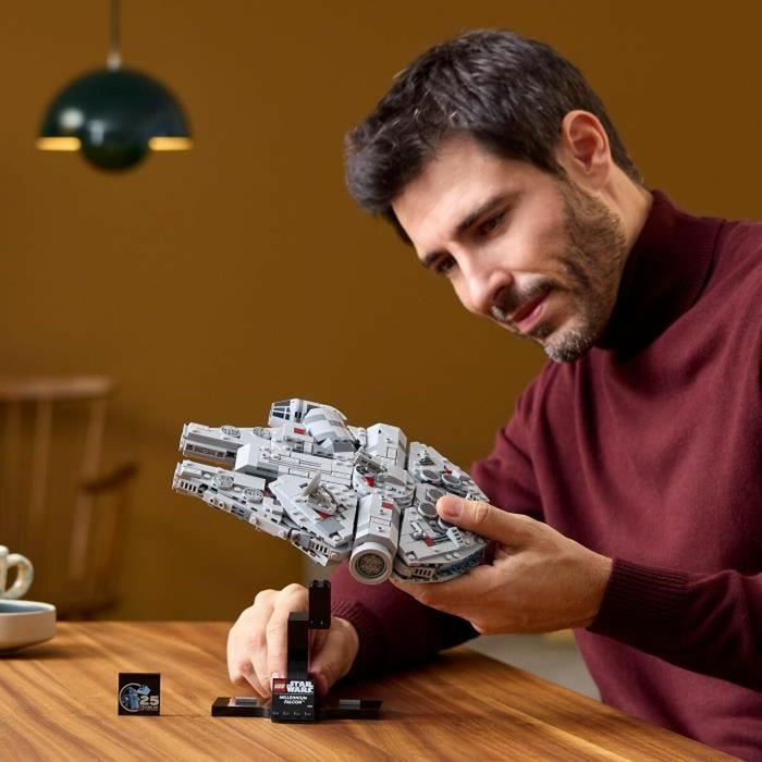 Set de Construcție Lego Millenium Falcon Stars Wars