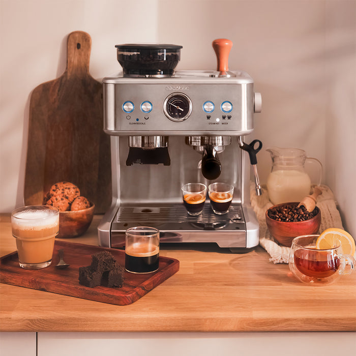 Espressor Cecotec Power Espresso 20 Barista Maestro, 2250 W, 20 bari, rezervor de apă 2,4 l, inox