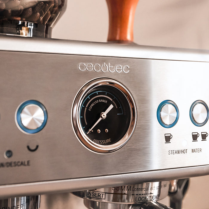 Espressor Cecotec Power Espresso 20 Barista Maestro, 2250 W, 20 bari, rezervor de apă 2,4 l, inox