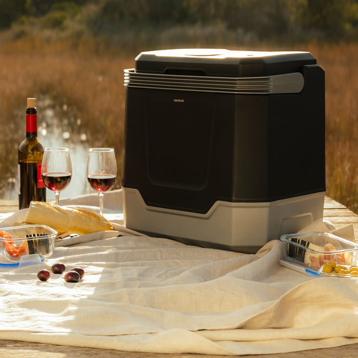 Mini frigider portabil Cecotec Bolero TravelCooling 33L D, 33 l, clasa D, 44 × 34 × 44,5 cm, negru