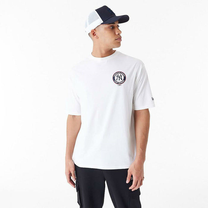 Tricou cu Mânecă Scurtă Bărbați New Era MLB PLAYER GRPHC OS TEE NEYYAN 60435538 Alb