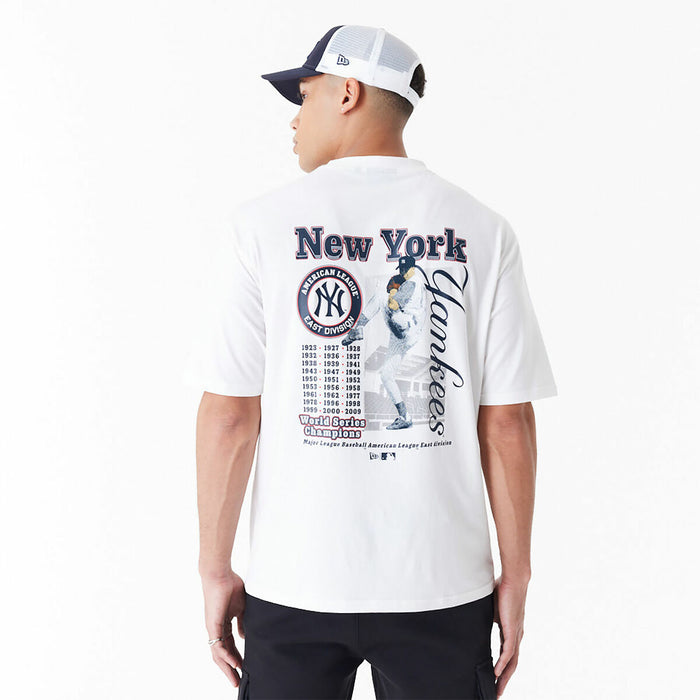 Tricou cu Mânecă Scurtă Bărbați New Era MLB PLAYER GRPHC OS TEE NEYYAN 60435538 Alb