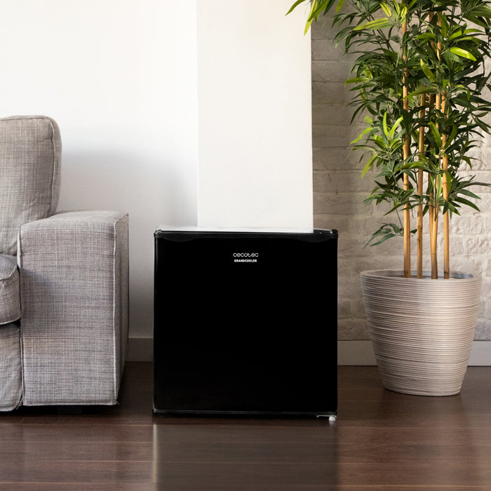 Mini frigider Cecotec GrandCooler 20000 SilentCompress Black E, 46 l, clasa E, negru