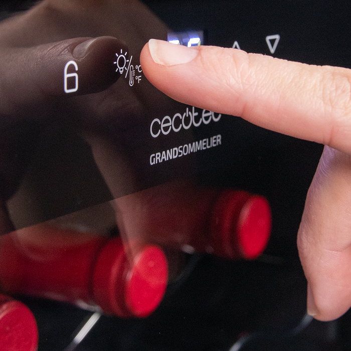 Vinotecă Cecotec Bolero GrandSommelier 34030 Black Compressor, 34 sticle, 80 l, clasa G, neagră