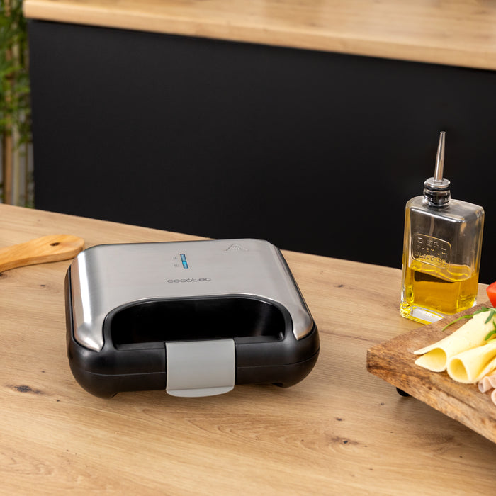 Aparat pentru sandvișuri Cecotec Rock’nToast Grill +, 800 W, 2 sandvișuri, finisaj inox