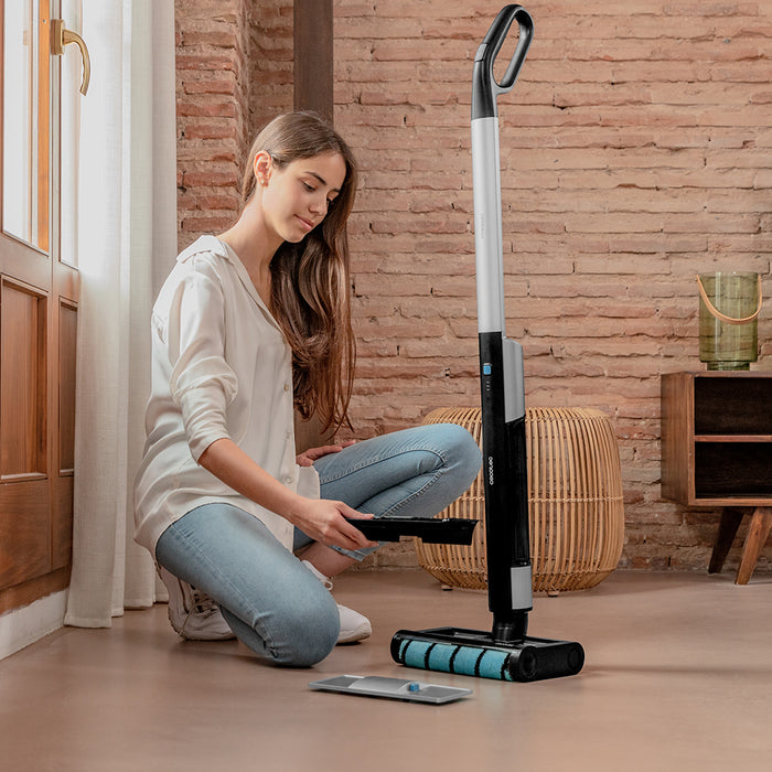 Mopă electrică Cecotec FreeGo Wash, 40 W, autonomie 30 min, rezervoare de 420 ml și 150 ml