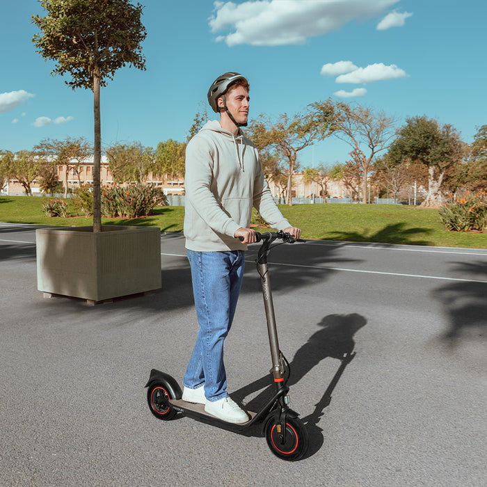 Trotinetă electrică Cecotec Bongo G40 XXL Connected, 700 W, autonomie 40 km, roți de 10 in