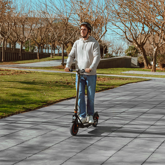 Trotinetă electrică Cecotec Bongo G40 XXL Connected, 700 W, autonomie 40 km, roți de 10 in