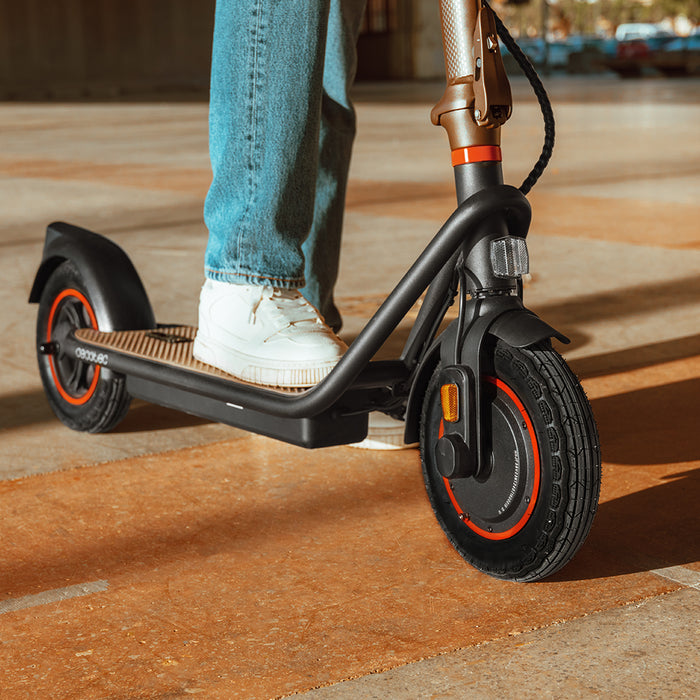 Trotinetă electrică Cecotec Bongo G40 XXL Connected, 700 W, autonomie 40 km, roți de 10 in