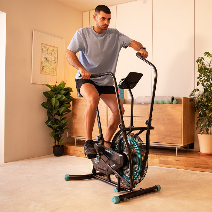 Bicicletă fitness cu rezistență pneumatică Cecotec Drumfit WOD Rider 2000 Eolo, ventilator 42 cm, display LCD, sarcină 110 kg