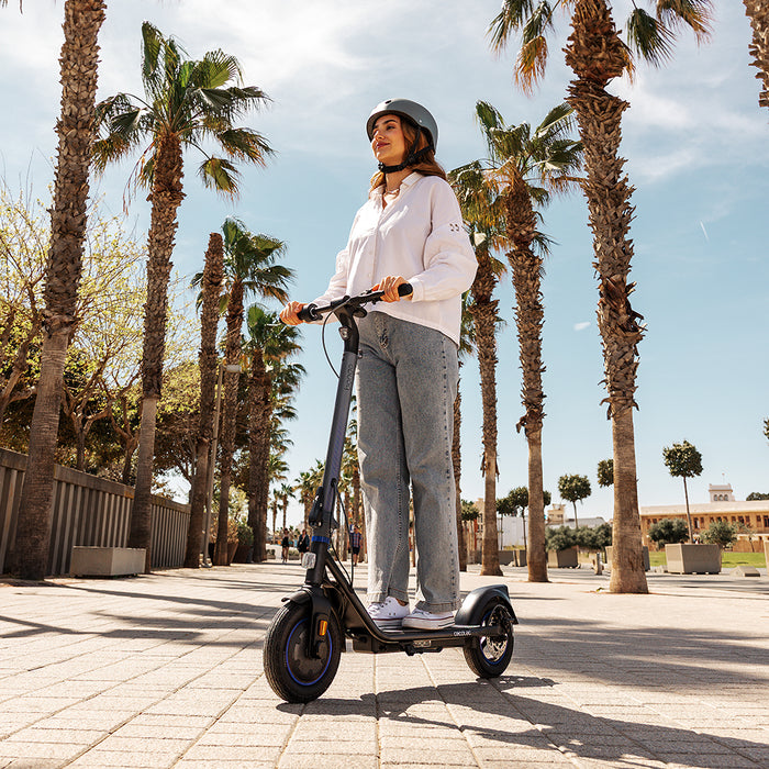 Trotinetă electrică Cecotec Bongo D20 XL Connected, 630 W, autonomie 20 km, roți de 10 in