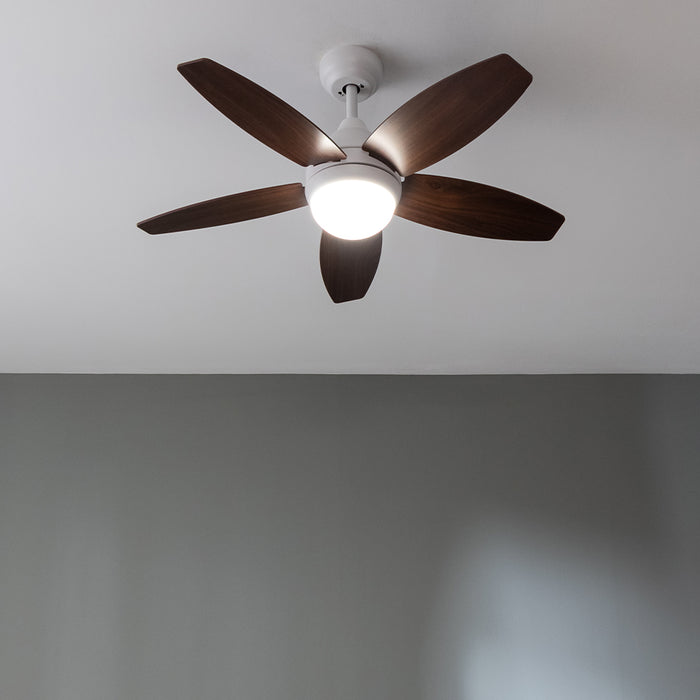 Ventilator de tavan cu iluminare Cecotec EnergySilence Aero 4200 White&DarkWood, 53 W, diametru 106 cm, 3 trepte