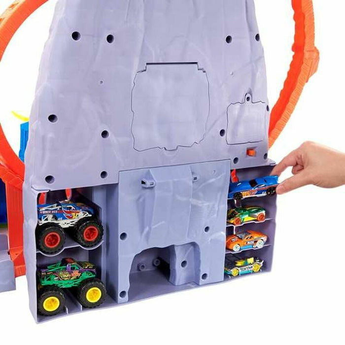 Pistă de Curse Monster Trucks Hot Wheels GYL14 + 4 Ani