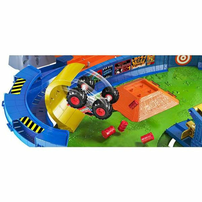 Pistă de Curse Monster Trucks Hot Wheels GYL14 + 4 Ani