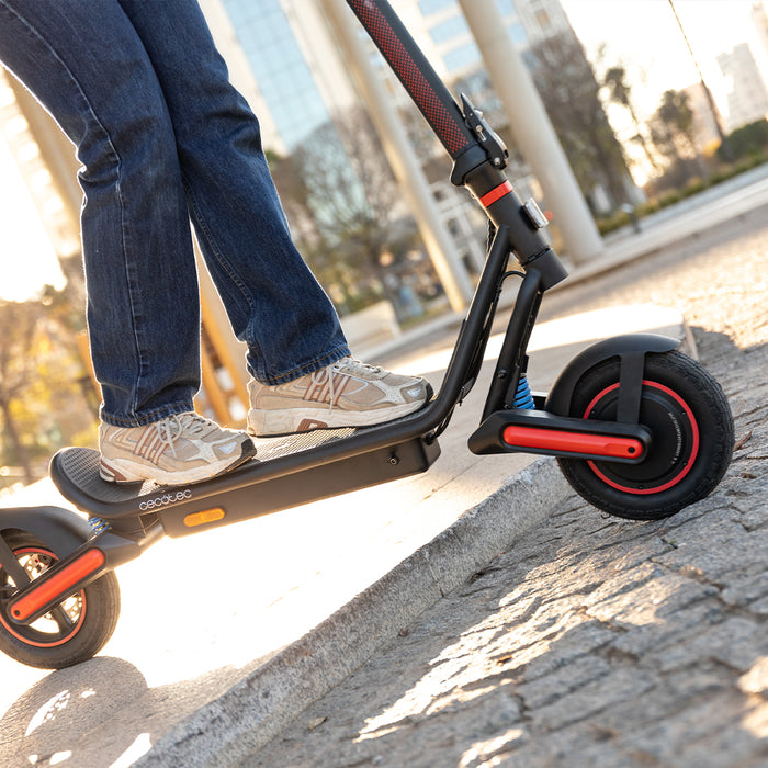 Trotinetă electrică Cecotec Bongo D40 XL Suspension Connected, 350 W, viteză maximă 800 W, autonomie 40 km, roți de 10 inchi