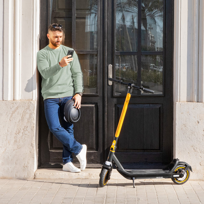 Trotinetă electrică Cecotec Bongo M30 XL IT Connected DE, 350 W, autonomie 30 km, baterie 7500 mAh/36 V