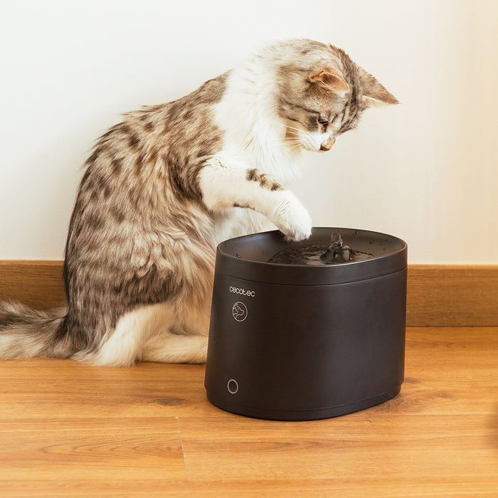 Fântână de apă pentru animale Cecotec Pumba 2500 Refresh Smart, 2,5 l, control Wi-Fi, neagră