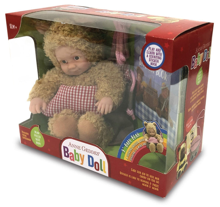 Păpușă Anne Geddes Baby Doll, ursuleț, 23 cm, mini-carte cu stickere, 18+ luni