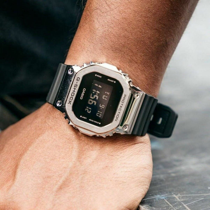 Ceas Unisex Casio GM-5600-1ER Negru (Ø 40 mm)