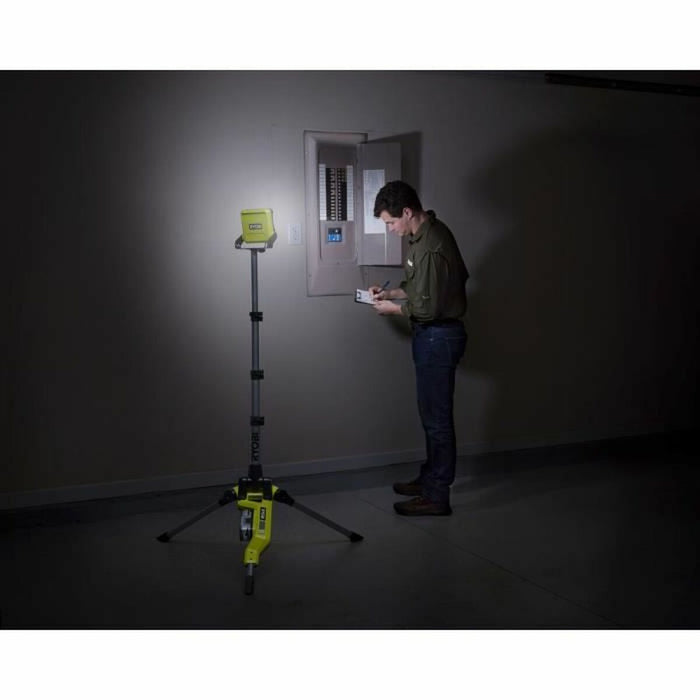 Trepied Portabil Ryobi R18TL-0 Iluminat