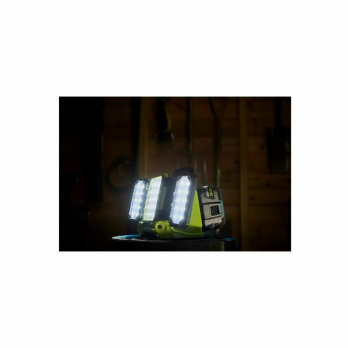 Lanternă LED Ryobi 18 V