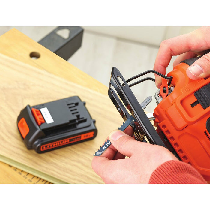 Drujbă Black & Decker BDCJS18N-XJ