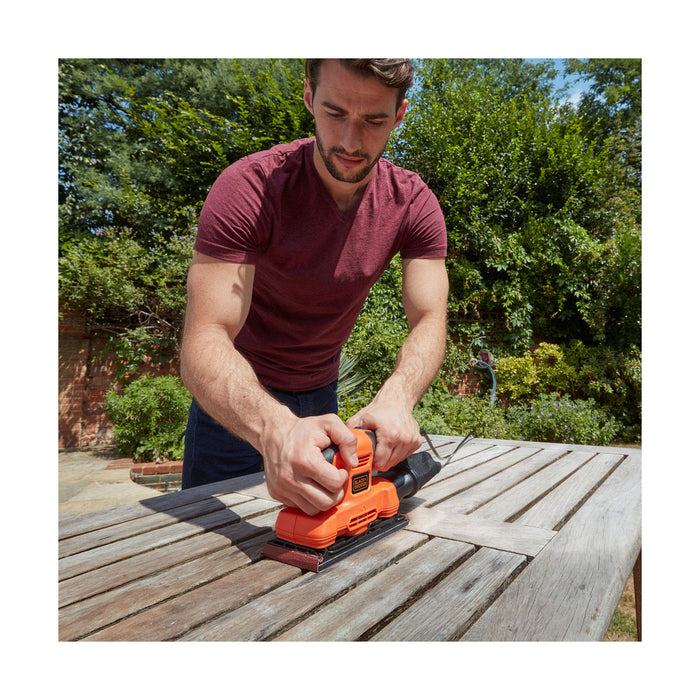 Șlefuitor orbital Black & Decker BEW220 150 W
