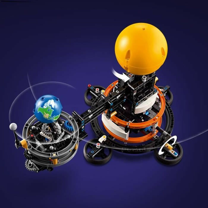 Set de Construcție Lego Technic 42179 Planet Earth and Moon in Orbit