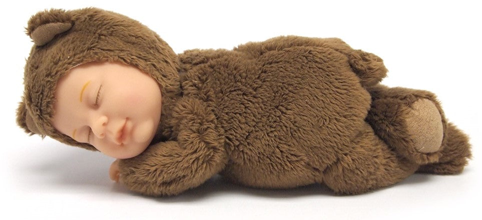 Păpușă Anne Geddes Baby Bear, pui de ursuleț ciocolatiu, 23 cm, 18+ luni