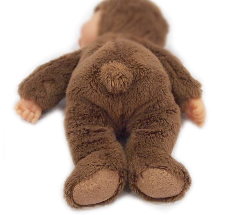 Păpușă Anne Geddes Baby Bear, pui de ursuleț ciocolatiu, 23 cm, 18+ luni