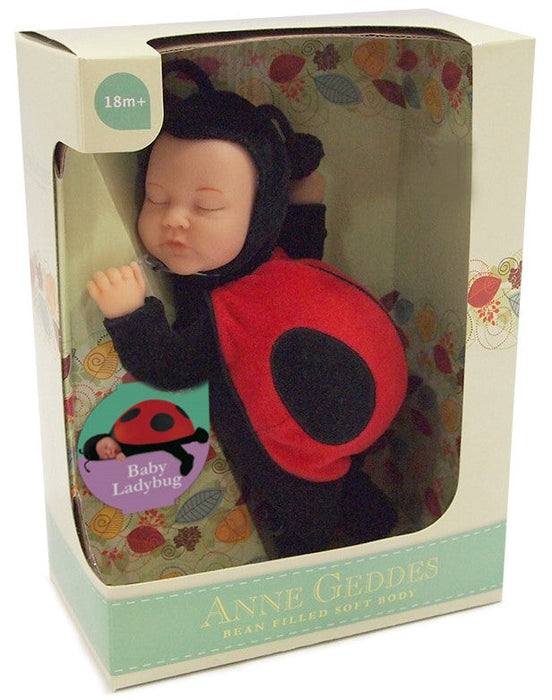 Păpușă Anne Geddes, Baby Ladybug, 23 cm, 18+ luni