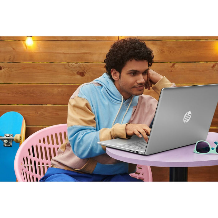 Laptop HP 17-cn3053cl 17,3" Intel Core i5-1335U 16 GB RAM 12 GB RAM 512 GB SSD (Recondiționate A+)