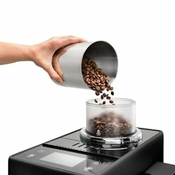 Aparat de cafea superautomat DeLonghi Negru