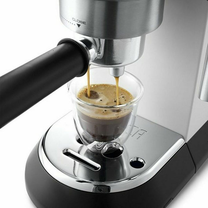 Cafetieră Express cu Braț DeLonghi EC 685.W 15 bar Alb Negru Argintiu 1300 W 1350 W 1 L 1,1 L