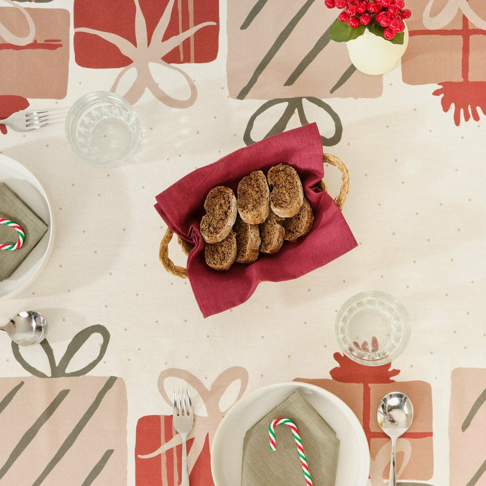 Față de masă din rășină rezistentă la pete Belum Christmas Present  100 x 140 cm