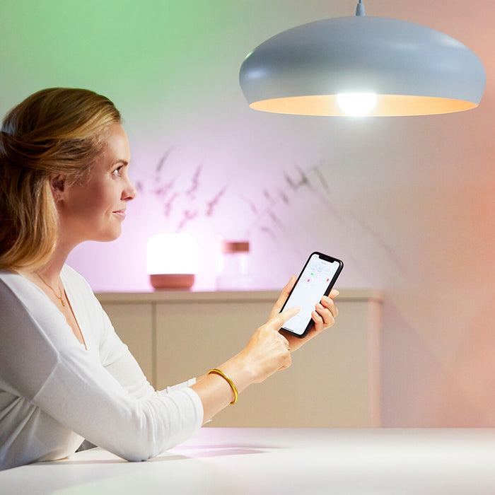 Bec LED Philips Wiz Standard Alb F 8 W E27 806 lm (2700-6500 K)