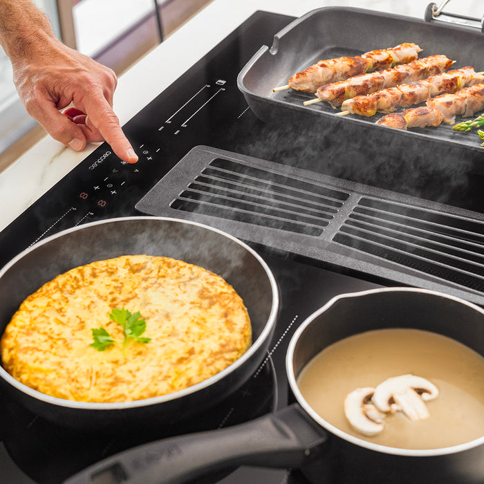 Plită cu inducție cu hotă integrată Cecotec Bolero Squad IH 4800 FullFlex80, 7400 W, 15 trepte, clasa A, neagră