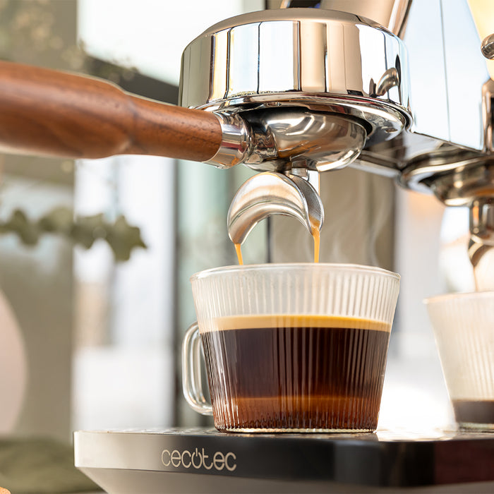 Espressor manual Cecotec Baristeo Intima, 1850 W, rezervor 1,7 l, pompă de 15 bar
