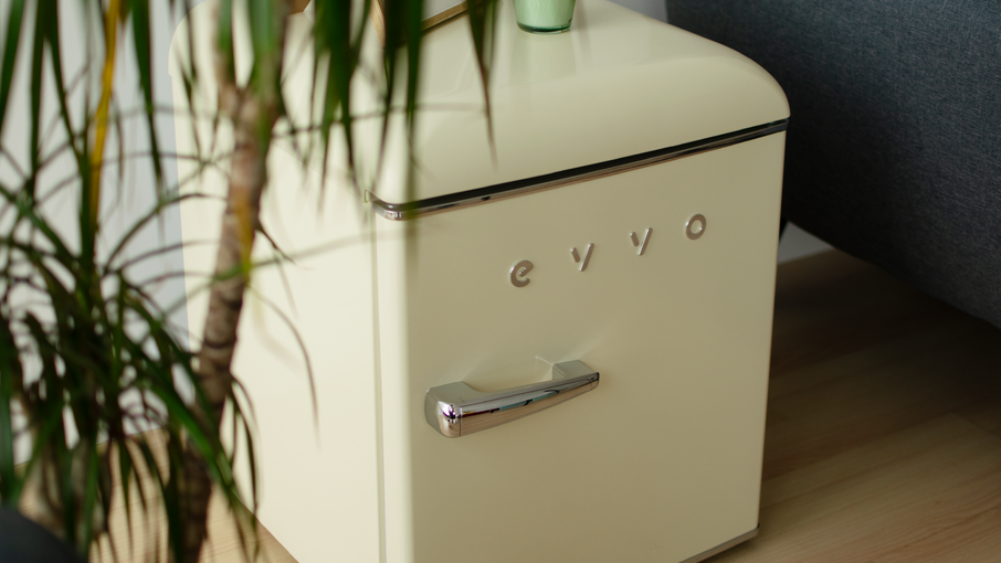 Frigider mini Cecotec Evvo F25 Retro Beige, 90 l, 38 dB, bej