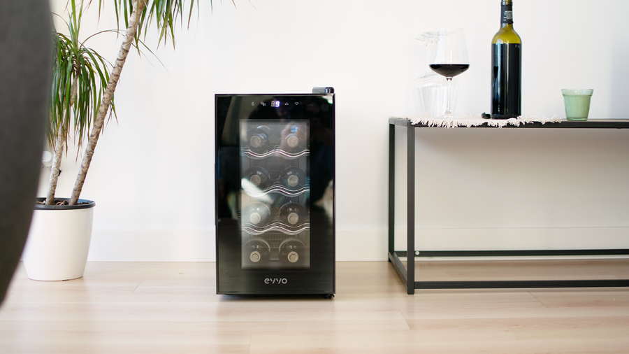 Vinotecă Cecotec EVVO VT8, 8 sticle, 8–18 °C, 26,5 × 51 × 47 cm