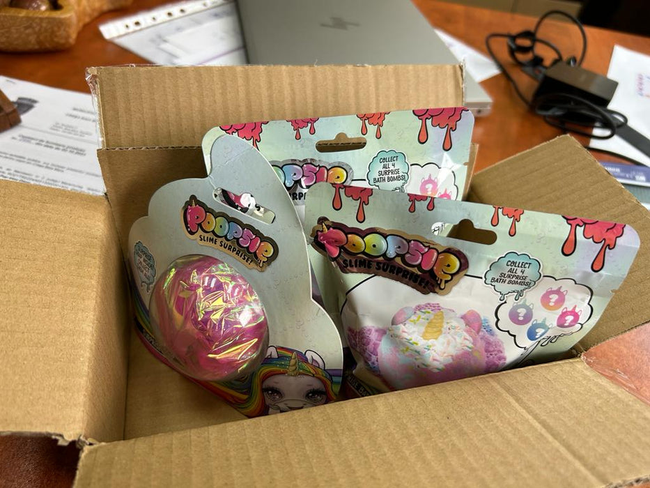 Set de baie MGA Poopsie Slime Surprise, 2 bombe de baie și 2 săpunuri