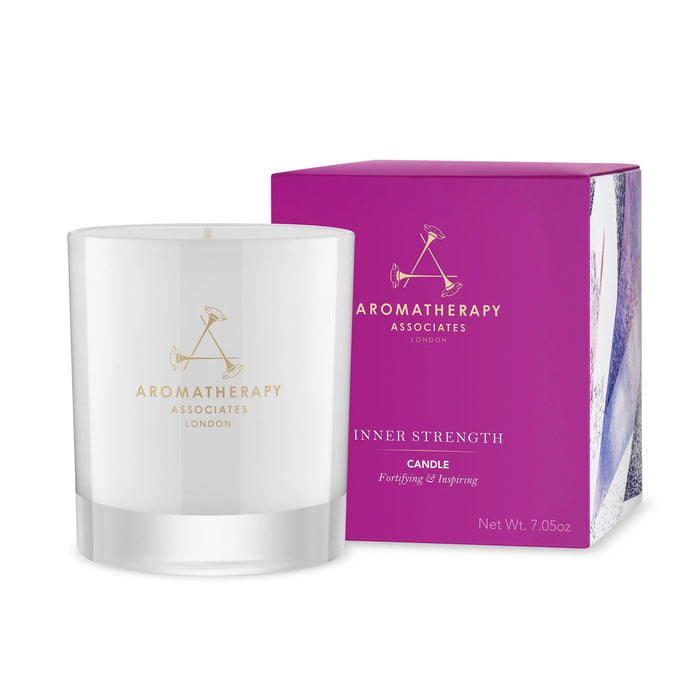 Lumânare parfumată Aromatherapy Associates Inner Strength, tămâie și cardamom, 200 g