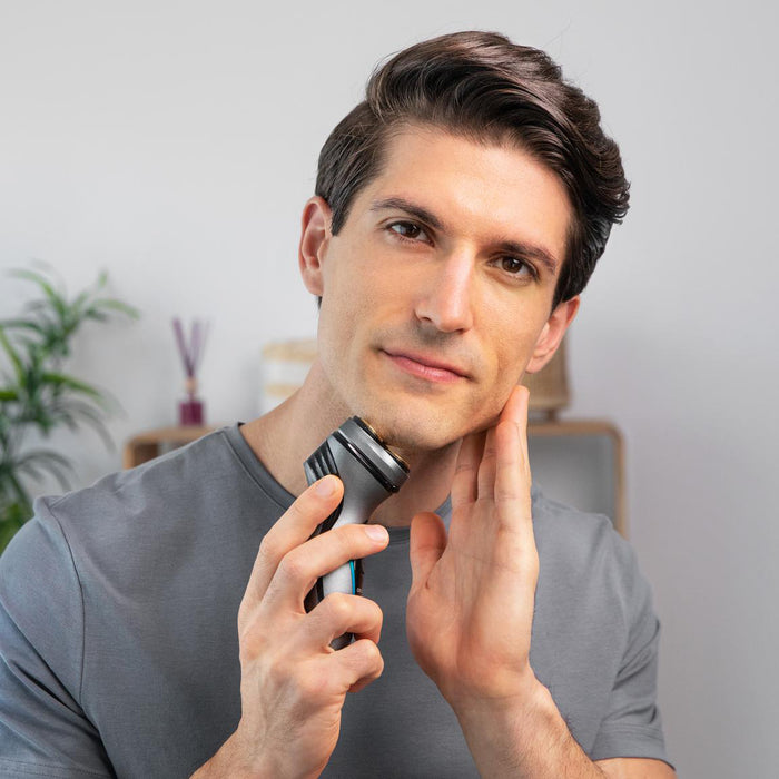 Aparat de ras rotativ Cecotec PrecisionCare Titanium PerfectCut, capete 3D, autonomie 40 min, încărcare 120 min