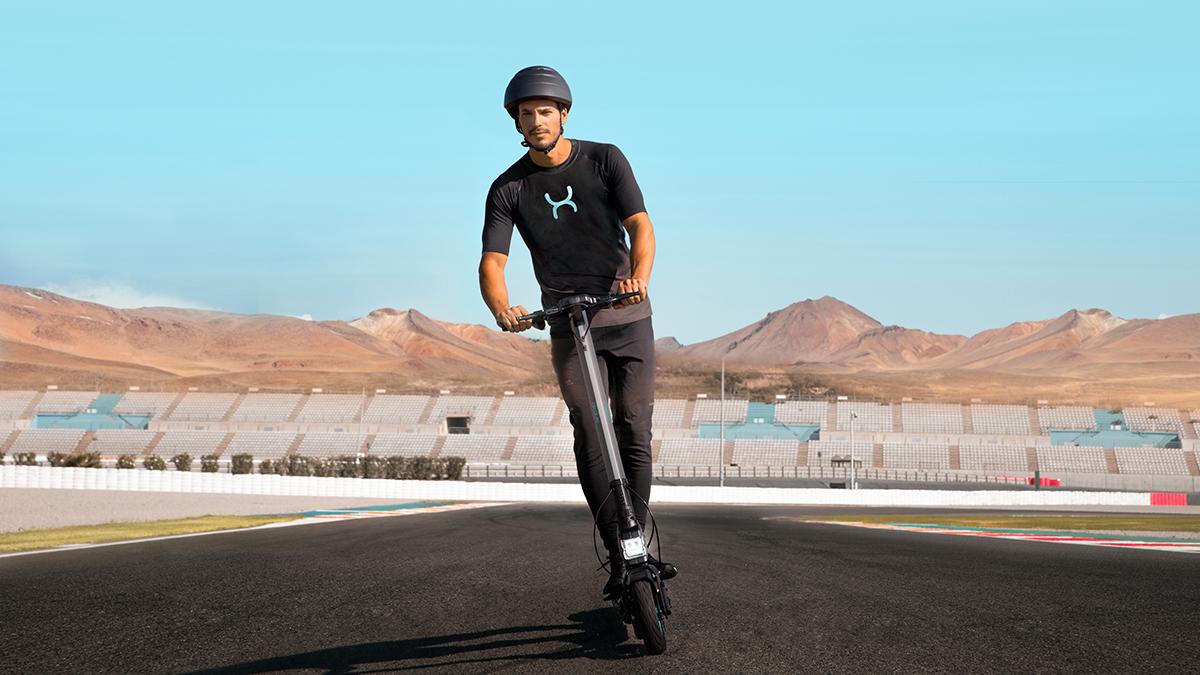 Trotinetă electrică Cecotec Bongo Serie S+ Max Infinity, 750 W, autonomie până la 30 km, roți tubeless de 10 inch