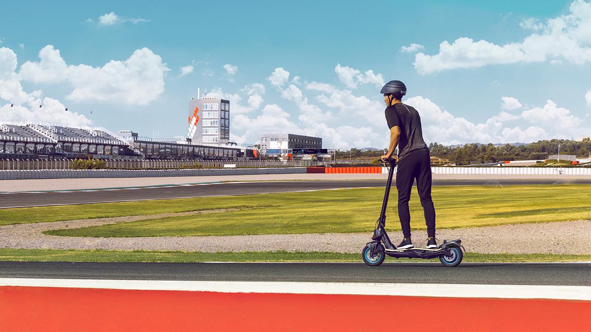 Trotinetă electrică Cecotec Bongo Serie S+ Max Infinity, 750 W, autonomie până la 30 km, roți tubeless de 10 inch