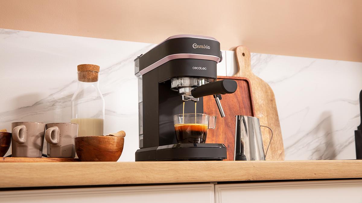 Espressor Cecotec Cafelizzia 890 Rose, 1350 W, 20 bar, rezervor 1,2 l, negru și roz