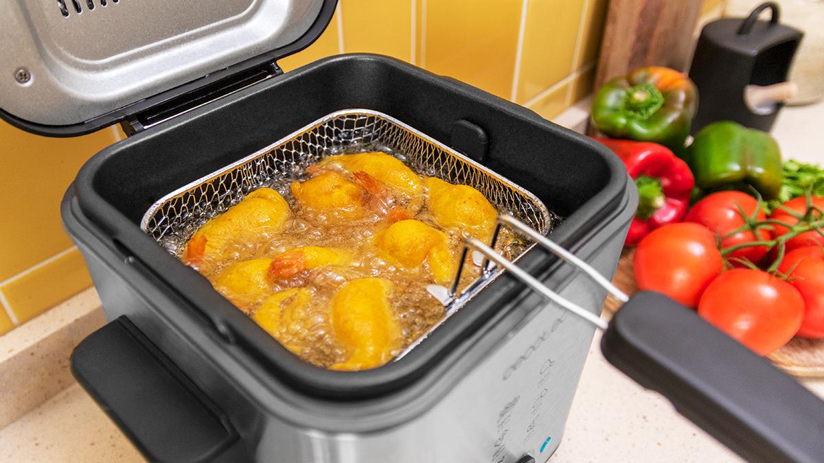 Friteuză Cecotec CleanFry Advance 1500, 1,5 l, 900 W, 25,5 × 22,5 × 22,7 cm, neagră