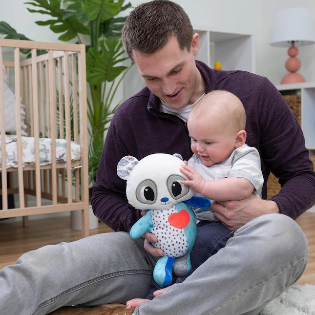 Jucărie de pluș interactivă Tomy Lamaze Soothing Heart Panda, 26 cm, 9+ luni